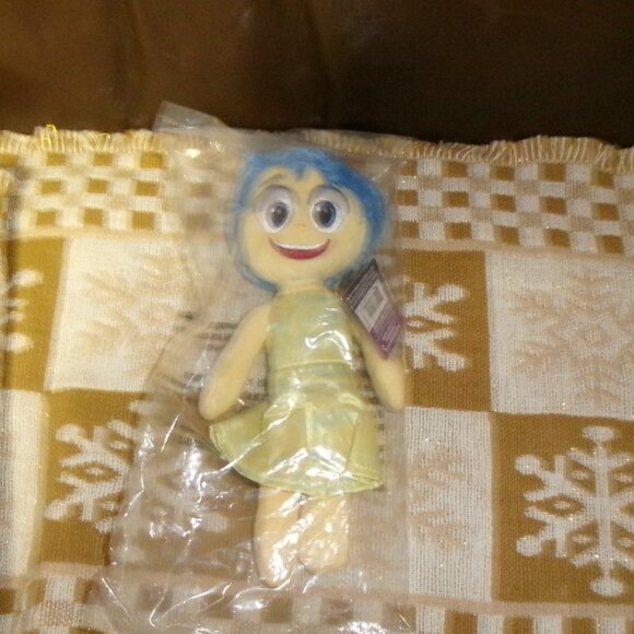 NWT Isabella's Day at School with 5 Plushies and Joy Doll and Pillow - Picture 2 of 15